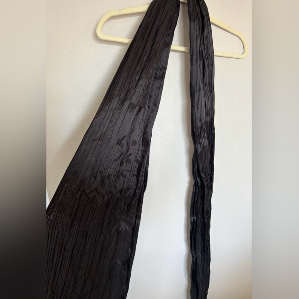 White House Black Market Black Pleated Sheen Wrap Scarf - Picture 3 of 9